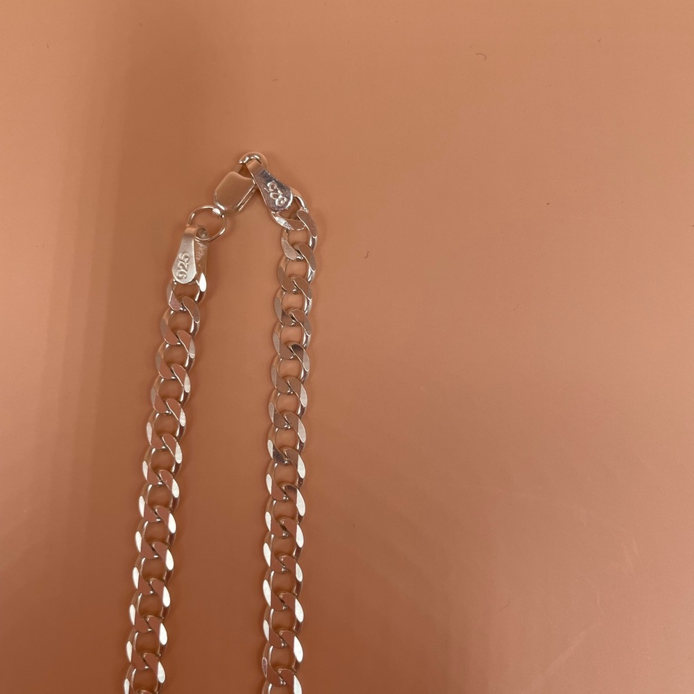 Elegant Silver Chain Necklace
